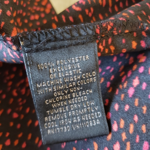 Red and Black Sleeveless Dress - Picture 6 of 7